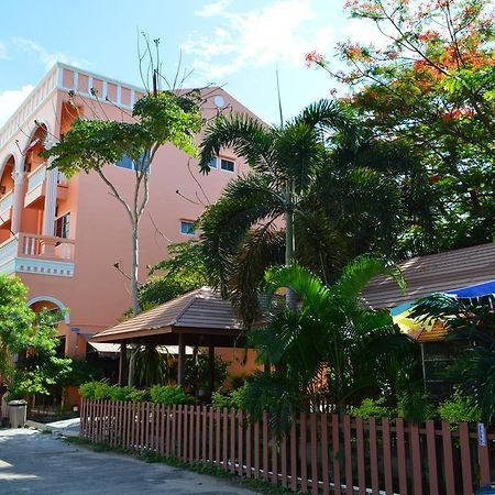 La Paillote Guest House Rayong Eksteriør billede