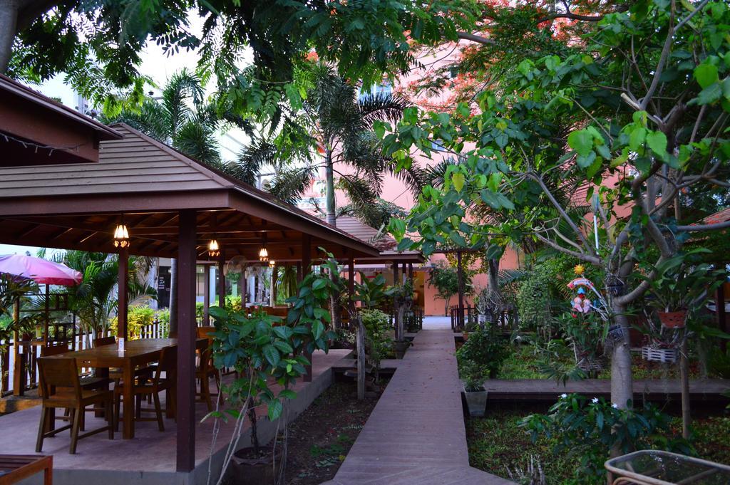 La Paillote Guest House Rayong Eksteriør billede